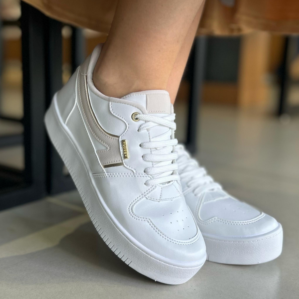 Tênis branco com nude