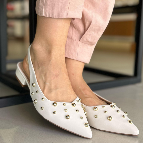 Sapatilha com esferas